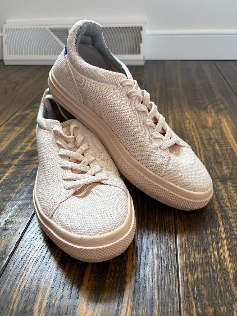 Rothy’s Knit Sneakers in Cream-Neutral - Men’s size 4/Women’s size 5.5